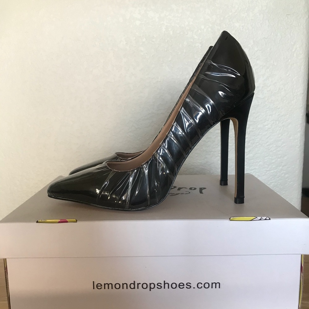 Women’s Black Pointed Toe Pumps by Lemon Drop